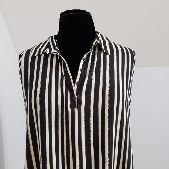 Black and White Sleeveless Collared Tunic Large - Picture 9 of 12